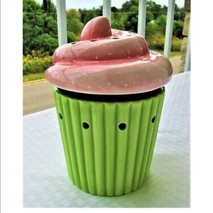 Scentsy cupcake warmer